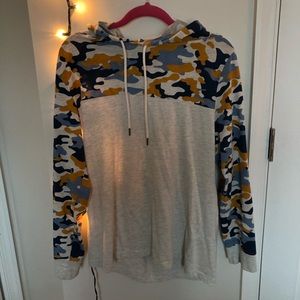 Camo sweatshirt